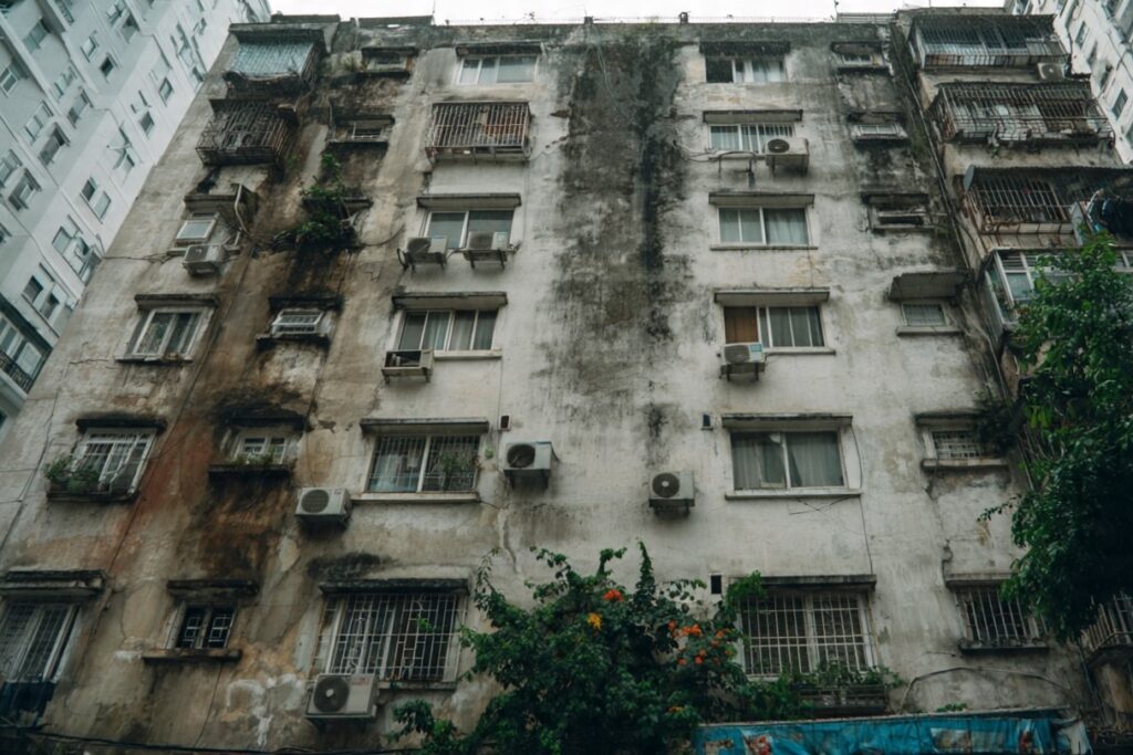 Ai Phải Chịu Trách Nhiệm Khi Nhà Chung Cư Bị Thấm Dột