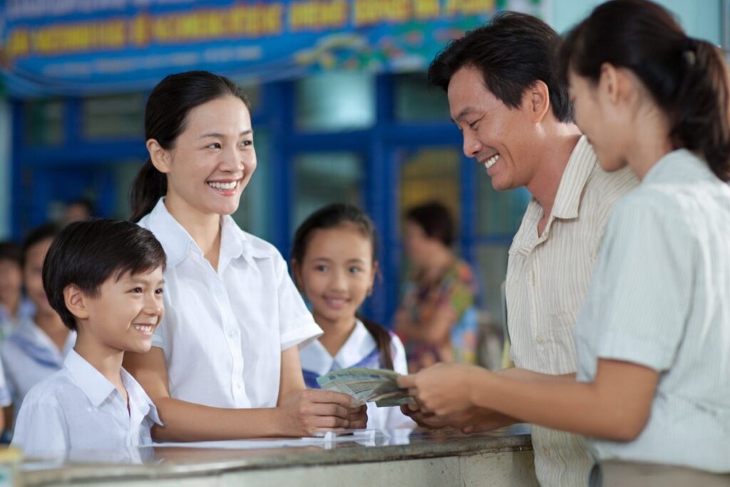 Ép Phụ Huynh Đóng Quỹ Lớp Có Thể Bị Phạt Đến 50 Triệu Đồng