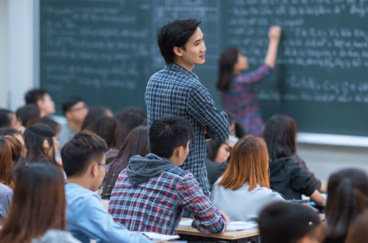 Nghị định 271/2026/NĐ-CP về Miễn phí sách giáo khoa học sinh